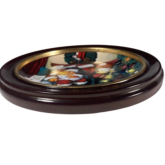 NOT A FAT CAT WAS STIRRING Garfield Christmas Plate Danbury Mint Wooden Holder - Picture 3 of 6